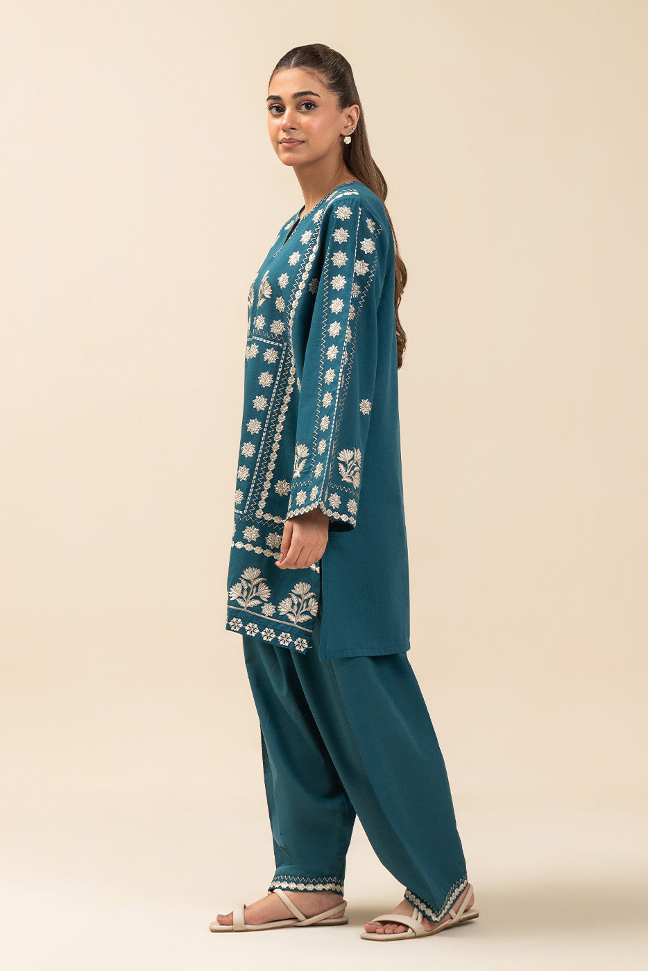 2 PIECE EMBROIDERED TWO WAY SLUB SUIT (PRET)