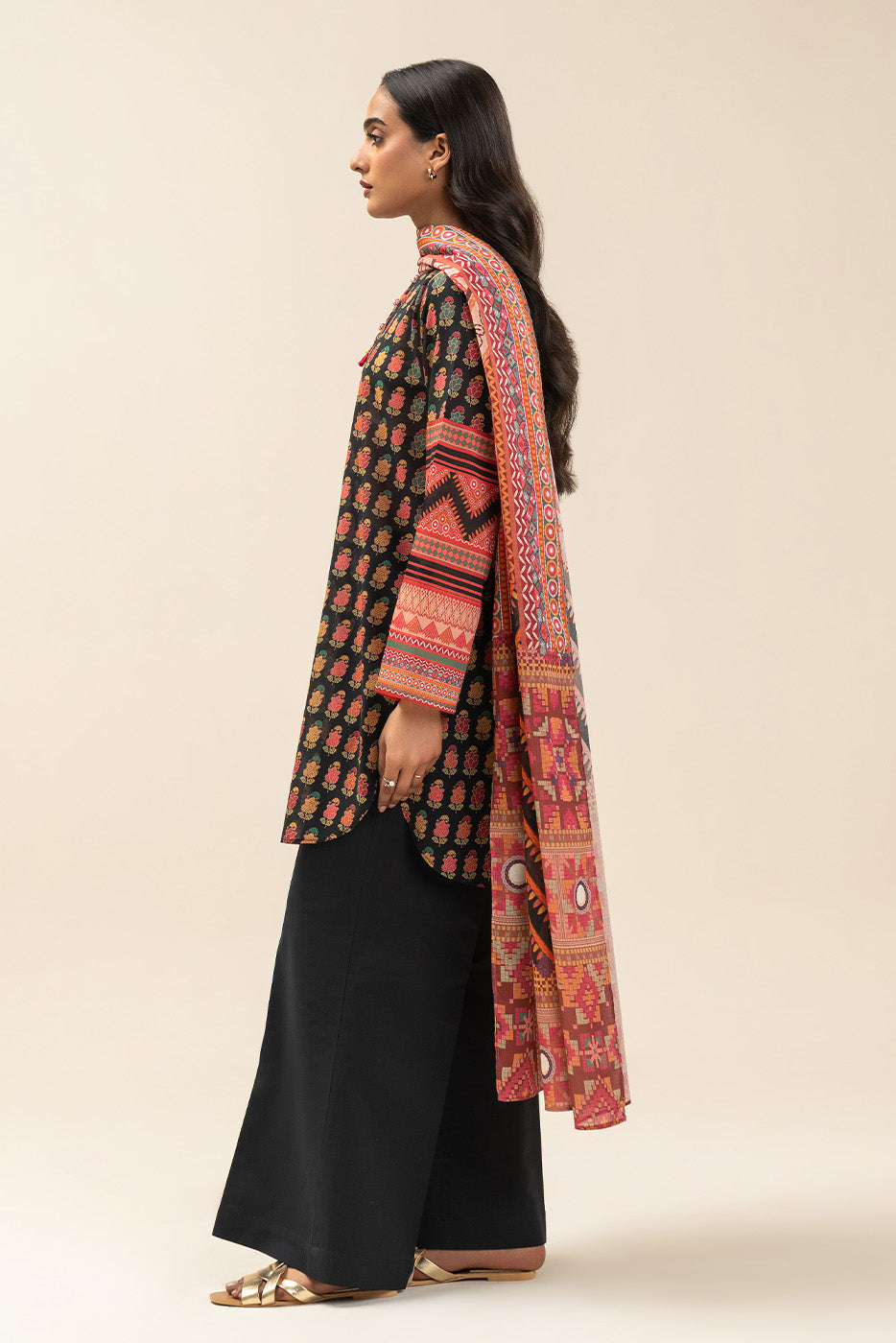 3 PIECE PRINTED LAWN SUIT-BLACK MAZE (UNSTITCHED)