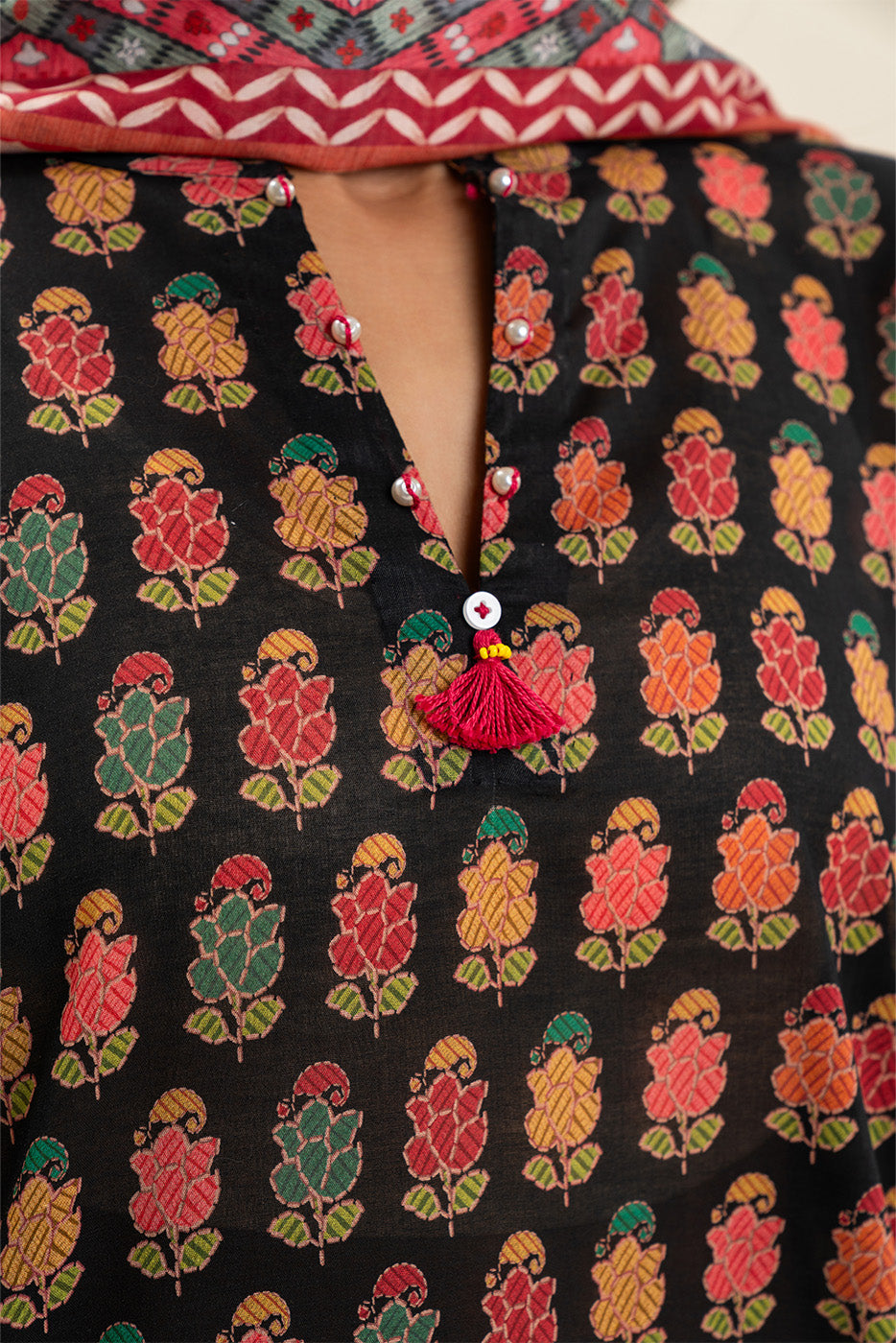 3 PIECE PRINTED LAWN SUIT-BLACK MAZE (UNSTITCHED)