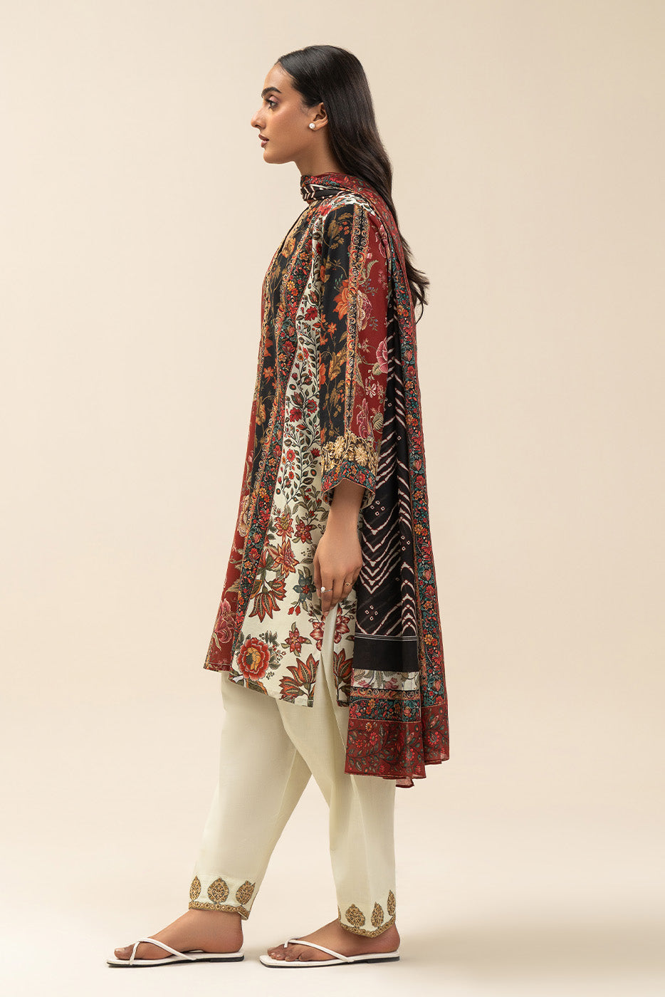 3 PIECE EMBROIDERED LAWN SUIT-NEW HERITAGE (UNSTITCHED)