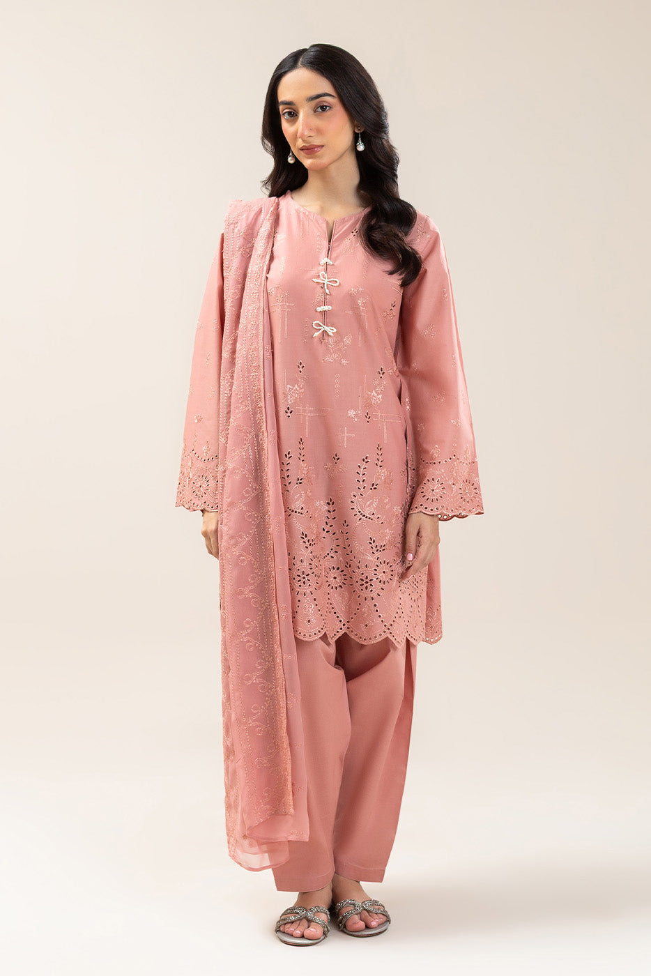 3 PIECE EMBROIDERED LAWN SUIT (LUXURY PRET)