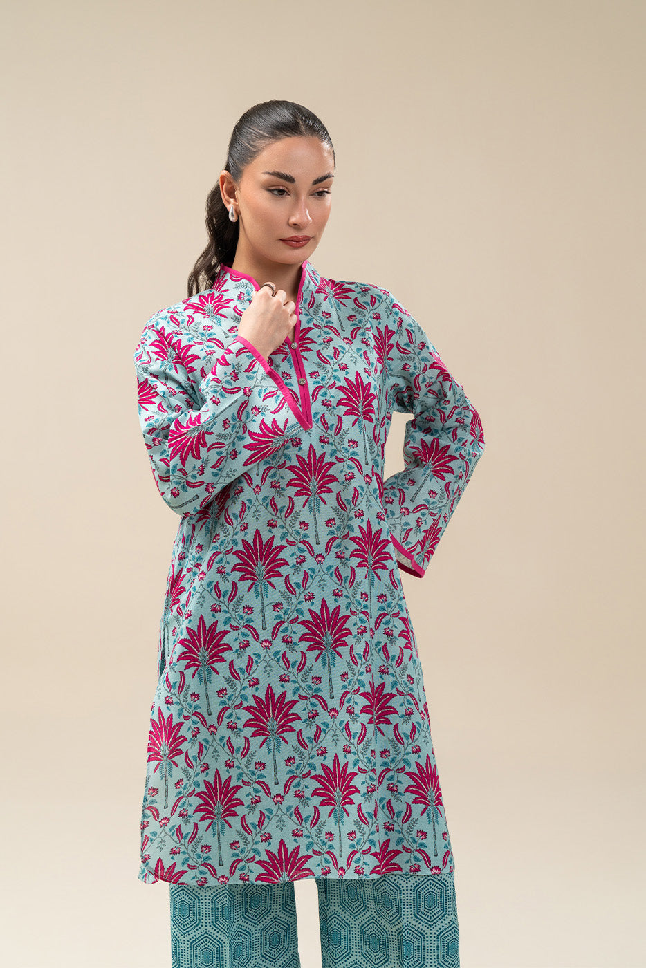 2 PIECE PRINTED KHADDAR SUIT (PRET)
