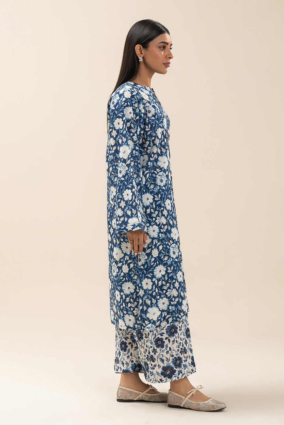 2 PIECE PRINTED KHADDAR SUIT (PRET)