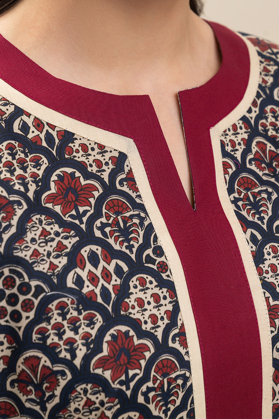 2 PIECE PRINTED CAMBRIC SUIT (PRET)