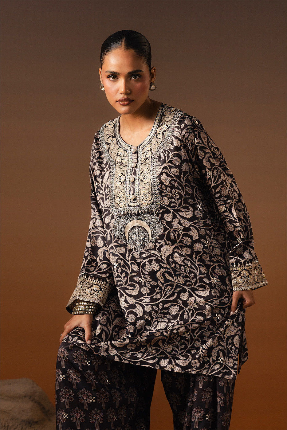 2 PIECE EMBROIDERED SHAMOZE SILK SUIT (LUXURY PRET)