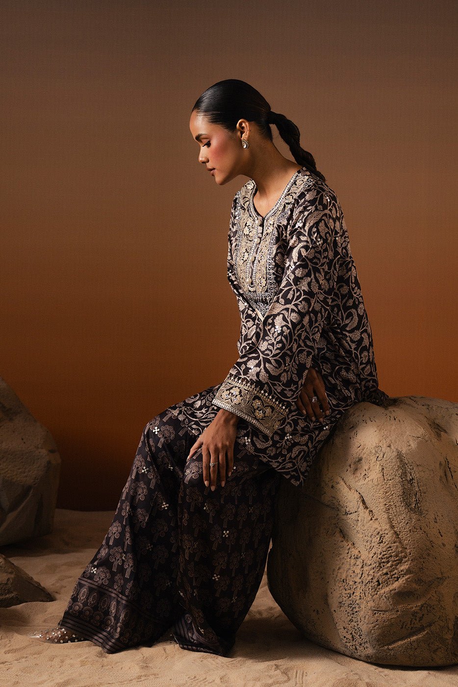 EMBROIDERED KHADDAR SHIRT (LUXURY PRET)