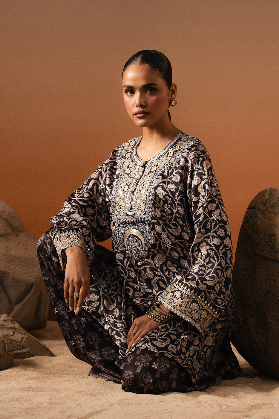 EMBROIDERED KHADDAR SHIRT (LUXURY PRET)