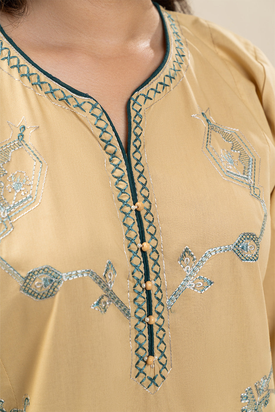 2 PIECE EMBROIDERED CAMBRIC SUIT (PRET)