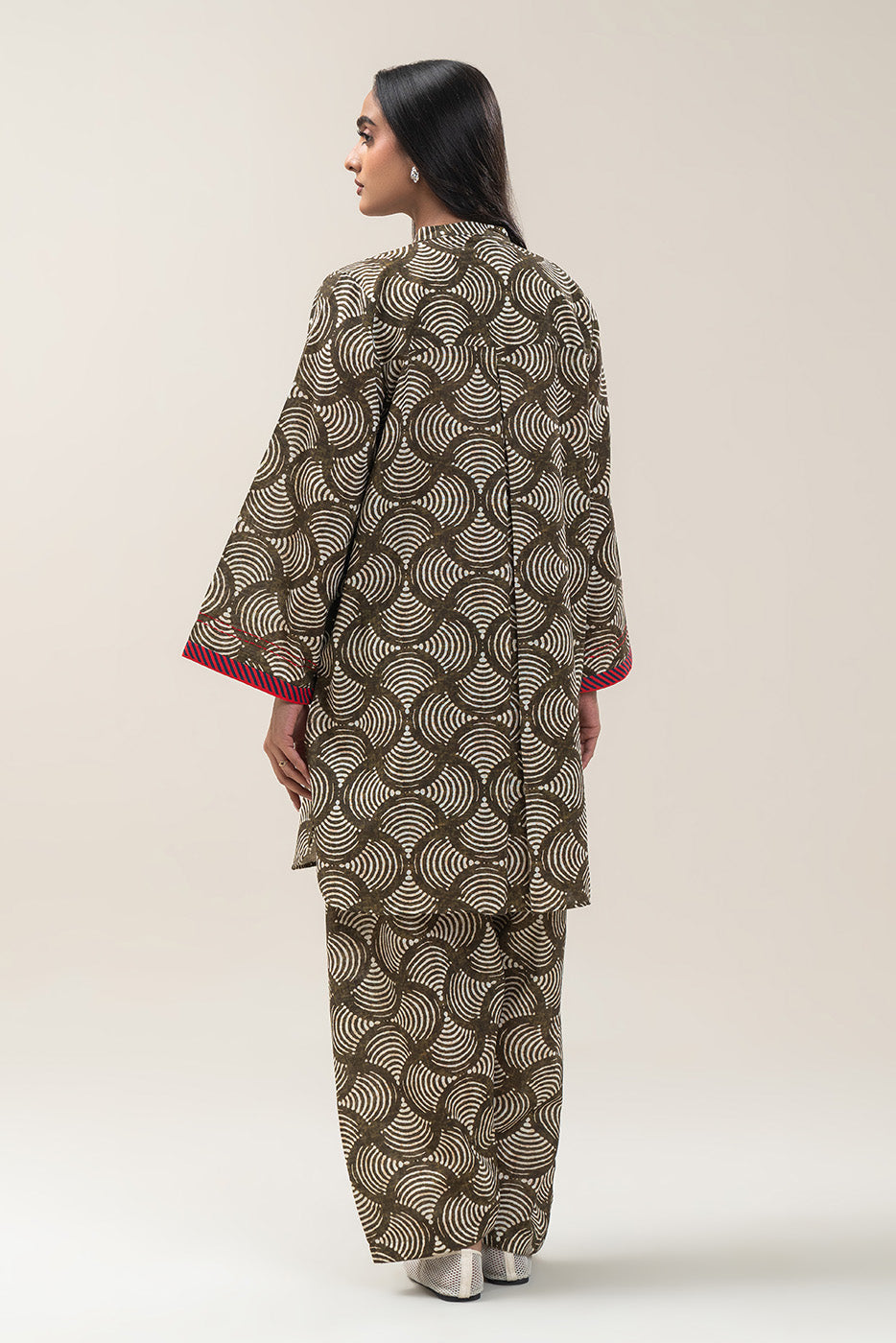 2 PIECE PRINTED KHADDAR SUIT (PRET)