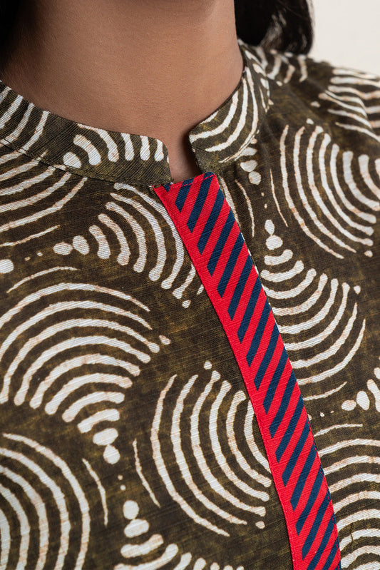 2 PIECE PRINTED KHADDAR SUIT (PRET)